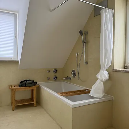 Boutique In Freising, Nahe Muenchen Und Flughafen Muenchen * فريسينج